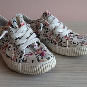 Girls floral sneakers EUC